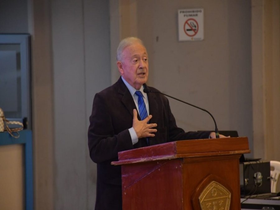 DR. HUGO PIZZI. El infect&oacute;logo que disertar&aacute; hoy.