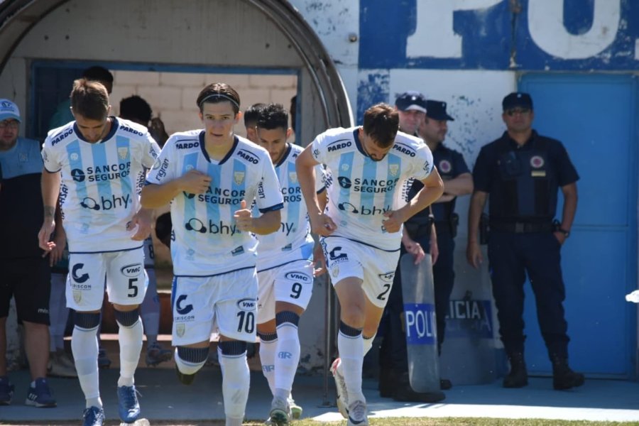 A TODO O NADA.  Atl&eacute;tico debe ganarle a Brown para seguir con chances de permanecer en la Primera Nacional. Si pierde, descender&aacute;.
