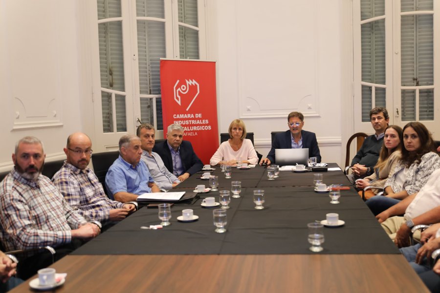 INSTITUCI&Oacute;N. Graciela Acastello presidi&oacute; la asamblea general ordinaria de la C&aacute;mara de Industriales Metal&uacute;rgicos de Rafaela.