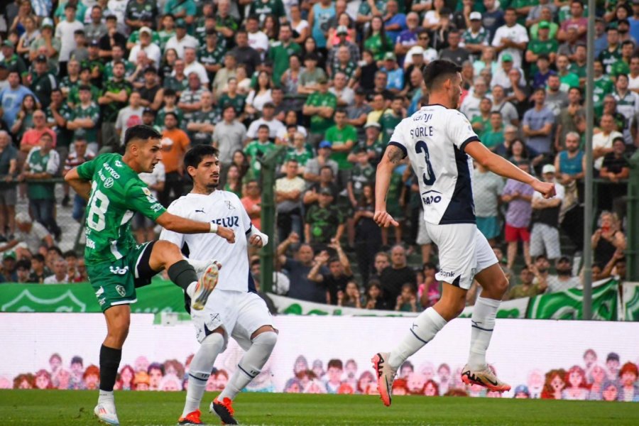 SARMIENTO Y EL ROJO IGUALARON EN EL INIICO DE LA FECHA
