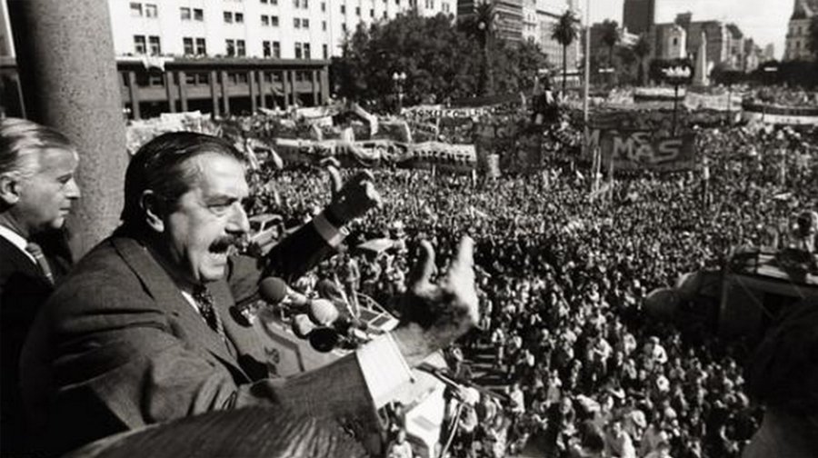 30 DE OCTUBRE DE 1983. Raúl Alfonsín, símbolo de la recuperación de la democracia.