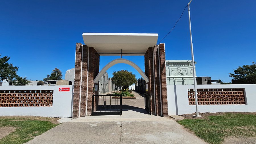 El acceso a la necr&oacute;polis humbertina.
