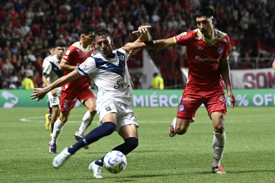 V&Eacute;LEZ Y ARGENTINOS DIVIDIERON PUNTOS