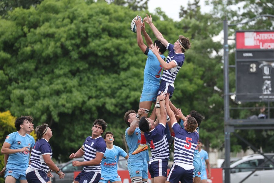 NO PUDO EN EL ESTRENO. El seleccionado santafesino, con presencias de juveniles de CRAR, cay&oacute; ante Rosario.