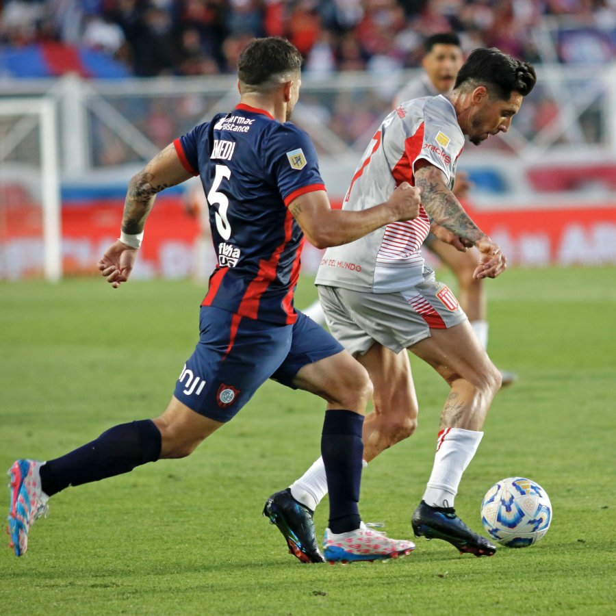 UN EMPATE. Repartieron puntos en el Nuevo Gas&oacute;metro.