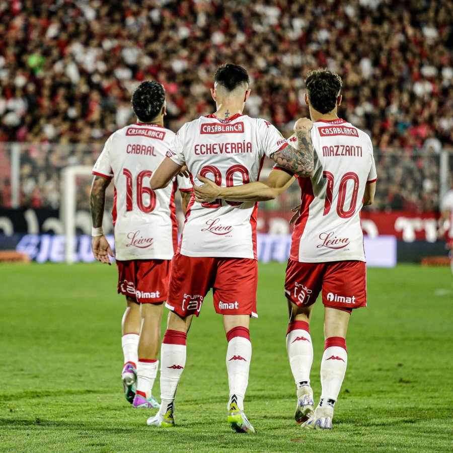 GRAN VICTORIA. El Globo lleg&oacute; a lo m&aacute;s alto.