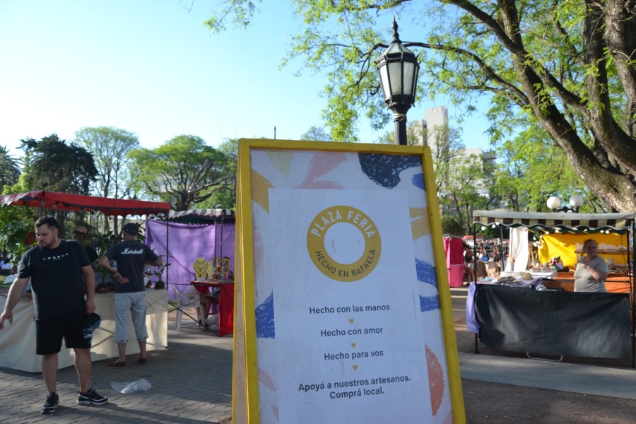 Plaza Feria ofrece cada mes un espacio para la exhibici&oacute;n y venta de productos artesanales y de disciplinas como el arte y el dise&ntilde;o.
