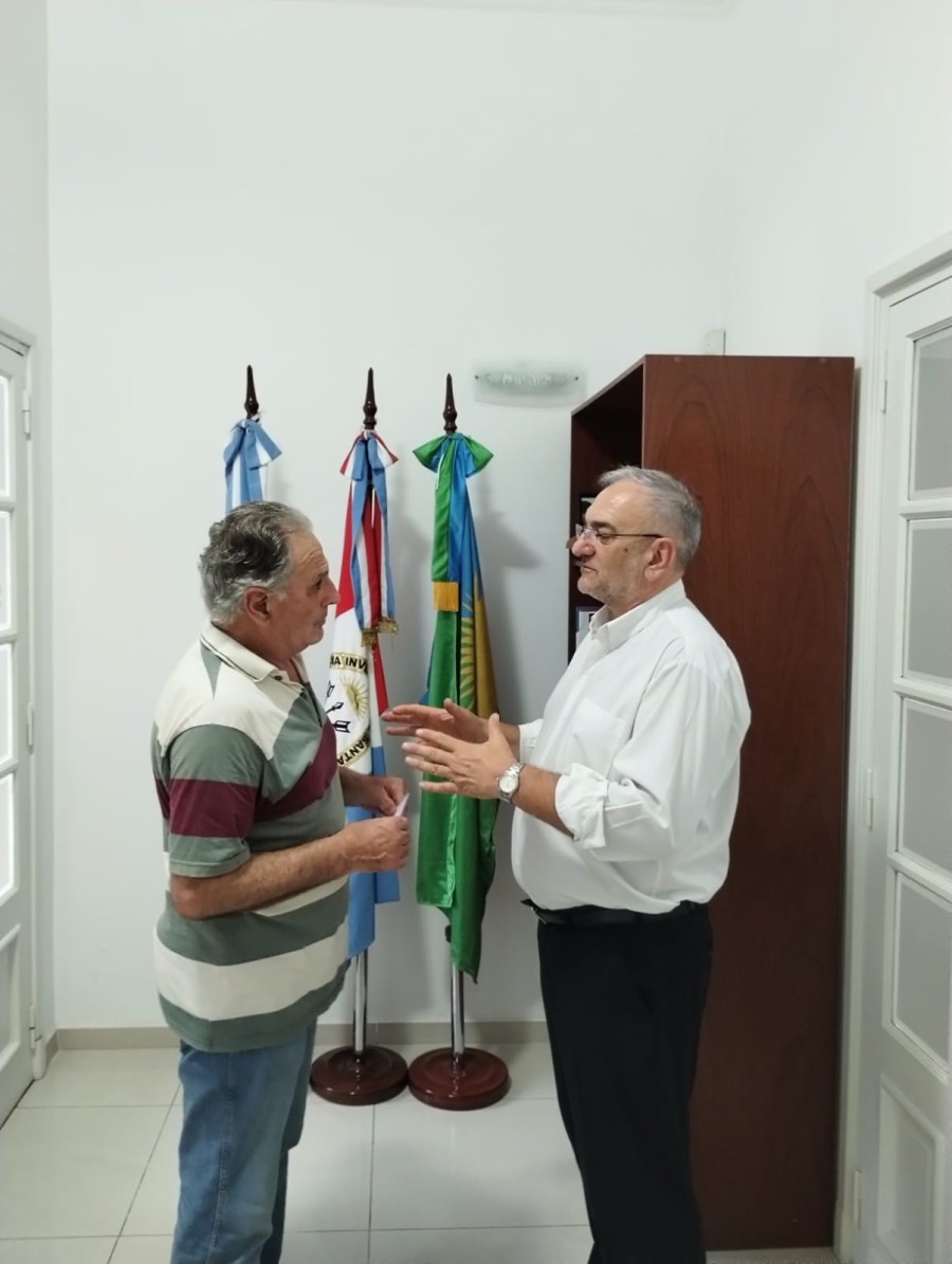 REUNI&Oacute;N. Elvio Werlen y Alcides Calvo durante el encuentro.