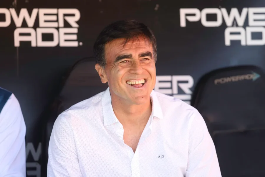 Gustavo Quinteros dirige V&eacute;lez desde enero.
