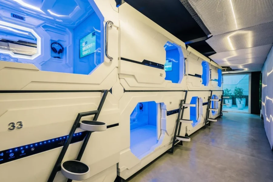 Las habitaciones del hotel c&aacute;psula son peque&ntilde;as, fieles al estilo japon&eacute;s.