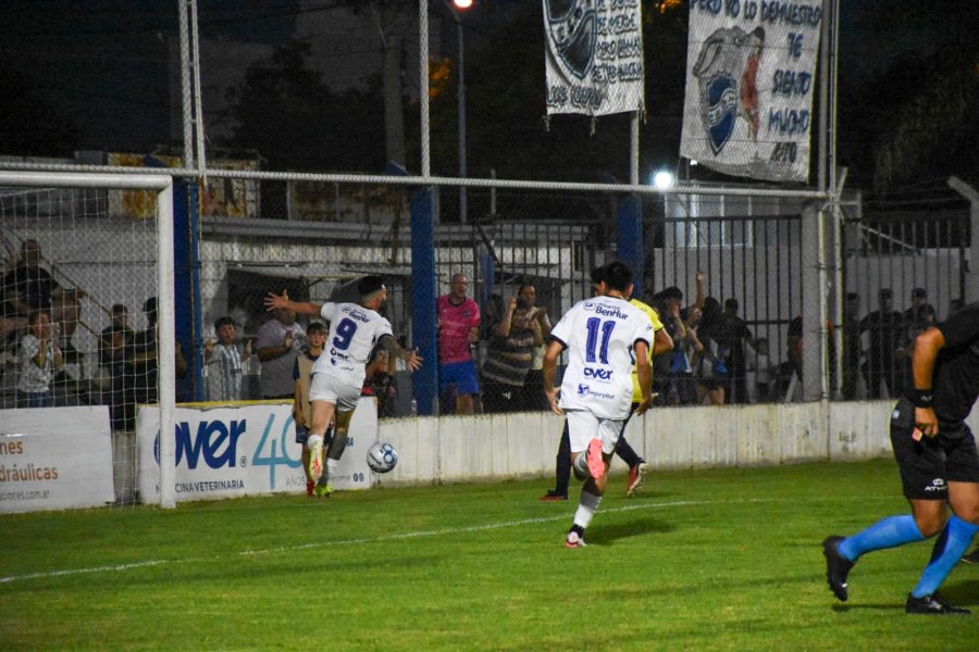 EL PRIMERO. Fue de Joaqu&iacute;n Molina, de penal.