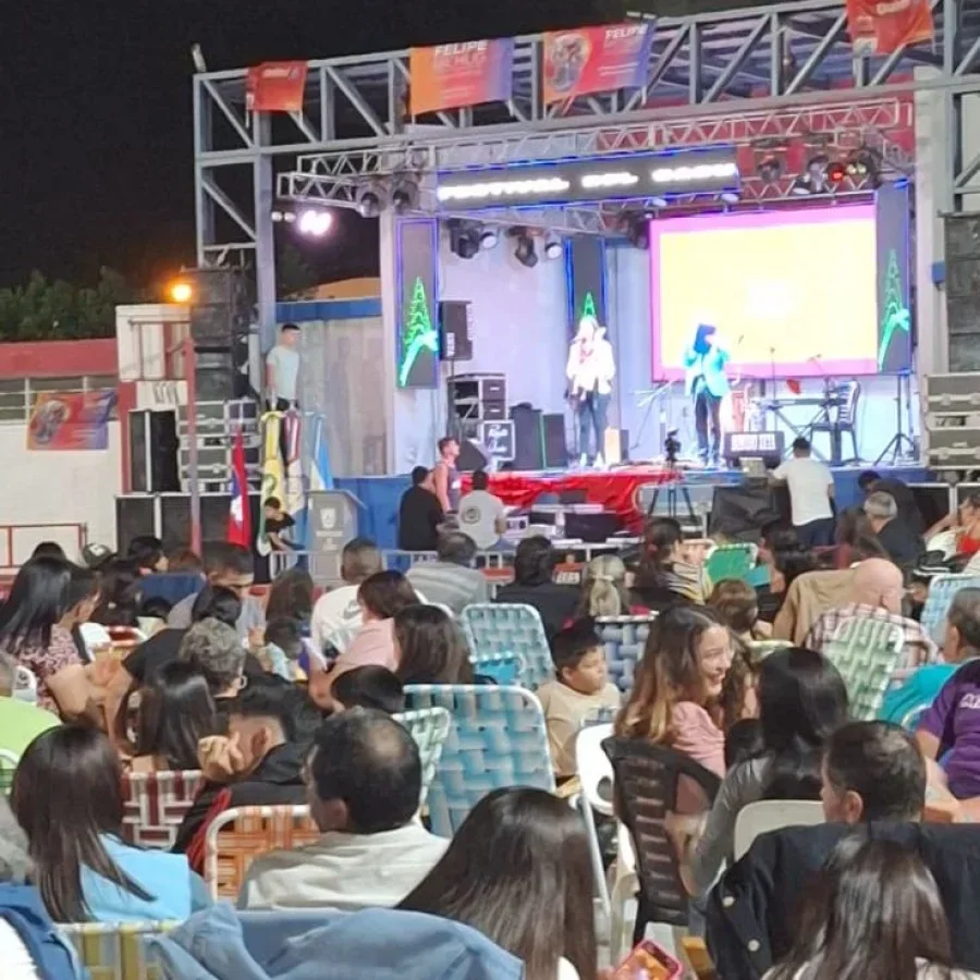 Numeroso p&uacute;blico se congreg&oacute; en el CACU.