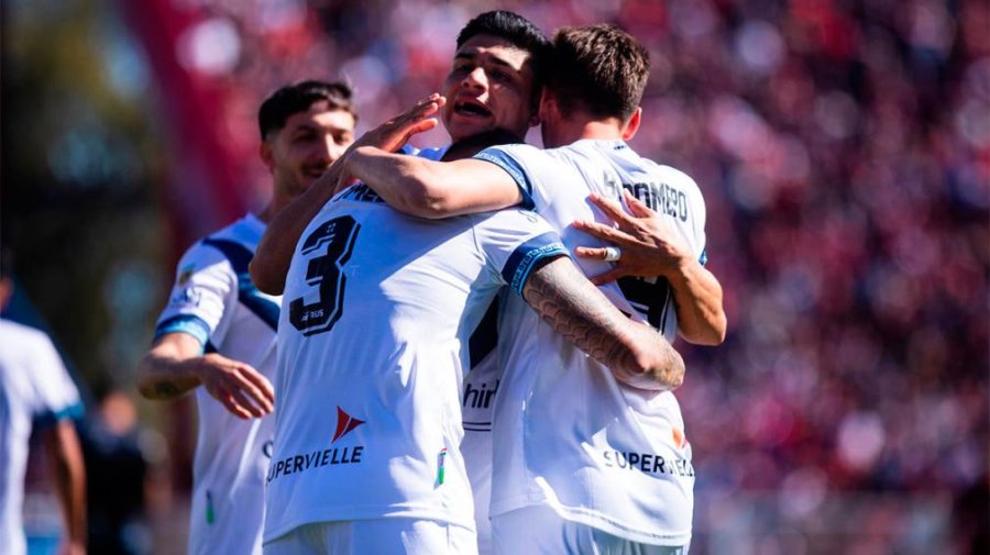 V&eacute;lez, obligado a ganar ante Riestra para seguir solo en la punta