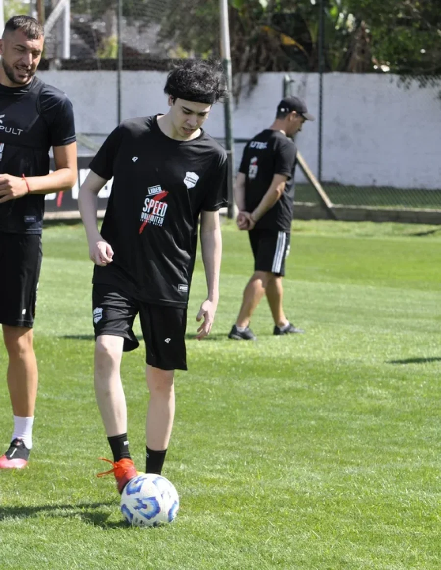Spreen debut&oacute; en Riestra ante V&eacute;lez.