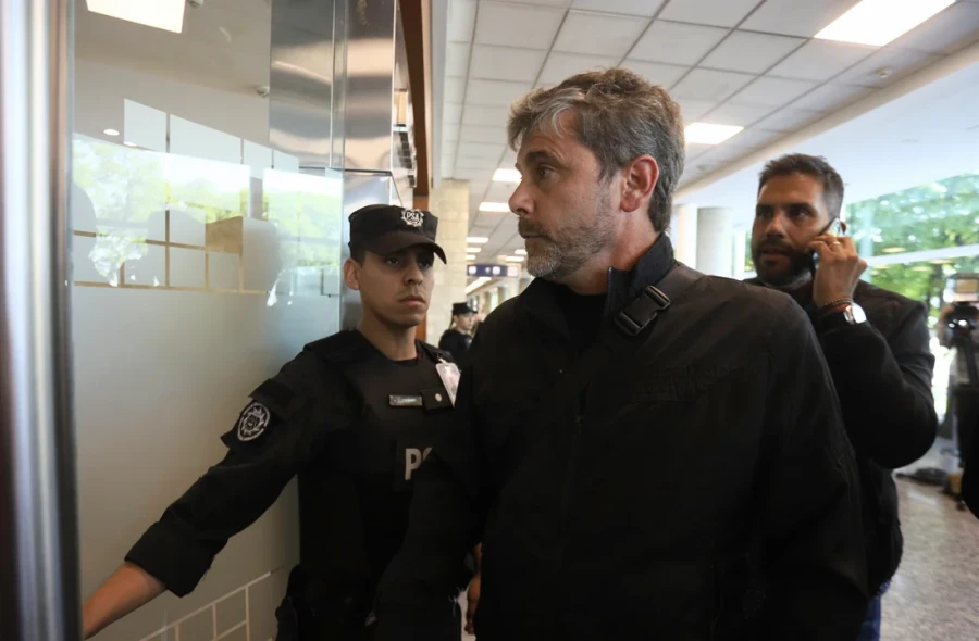 El secretario gremial de (APLa), Mateo Ferrer&iacute;a, uno de los participantes de la reuni&oacute;n en Aerol&iacute;neas.