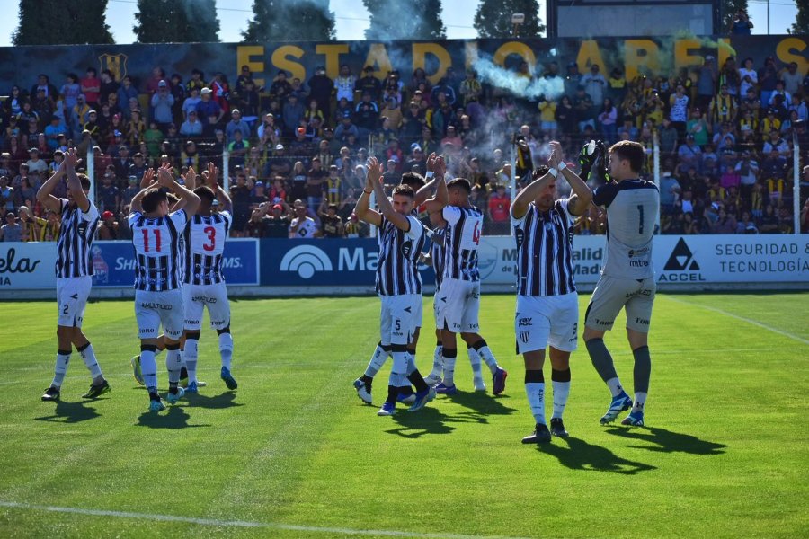 PASO EN EL SUR. El equipo mendocino aprovech&oacute; la diferencia lograda de local.