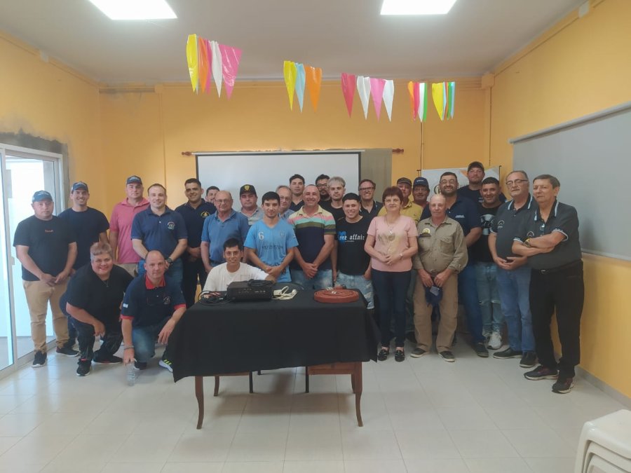 Personal de Bomberos, personal comunal, Presidentes Comunales  e integrantes de la comisi&oacute;n directiva de Bomberos.