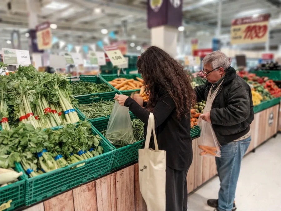El Gobierno dio de baja 43 normas vinculadas al comercio interno.