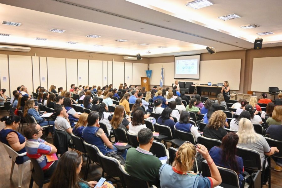 Encuentros de formaci&oacute;n denominados &ldquo;Proyectos en Comunidad&rdquo; y &ldquo;Aprendizajes Basados en Proyectos&rdquo;.