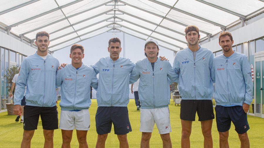 LISTOS. El equipo argentino espera por Italia.