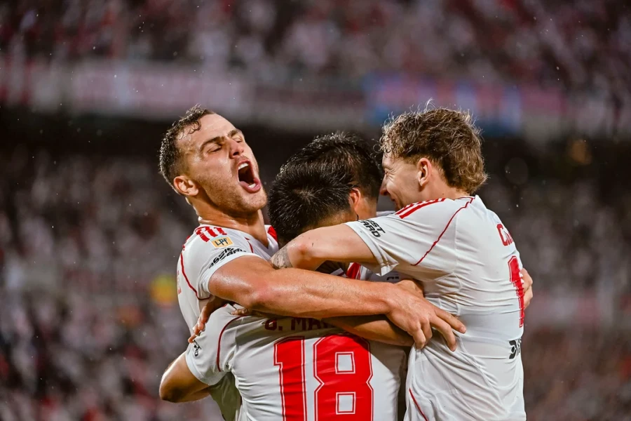 POR OTRO TRIUNFO. River puede seguir achicando la brecha con V&eacute;lez.