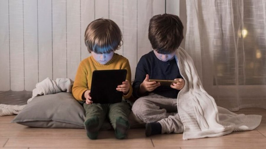 Crece la preocupaci&oacute;n por los efectos del uso excesivo de las pantallas en la salud mental, especialmente en ni&ntilde;os, ni&ntilde;as y adolescentes.