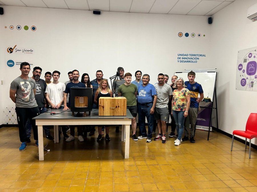 El grupo que concluy&oacute; su capacitaci&oacute;n.