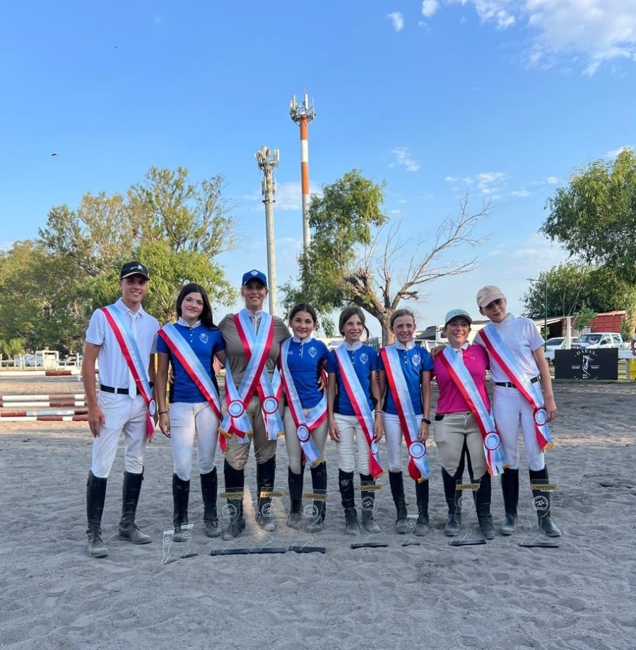 Campeones: Camilo P&eacute;rez - Mel Lysiak - Carolina Druetto - Liz Lysiak - Amelie Ollier - Clara Romano - Mar&iacute;a Emilia Munarriz - Ingrid Sisuk