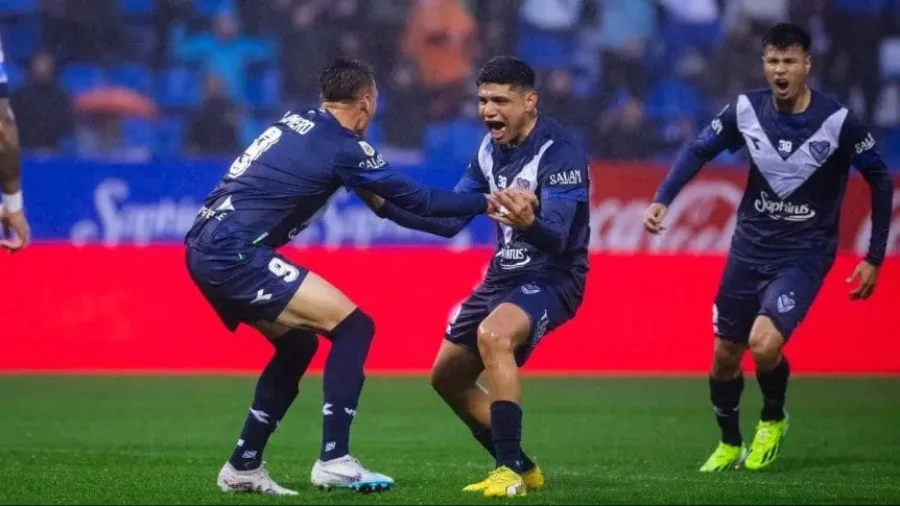 V&Eacute;LEZ, L&Iacute;DER, BUSCAR&Aacute; UN TRIUNFO QUE LO ALEJE DE SUS M&Aacute;XIMOS PERSEGUIDORES