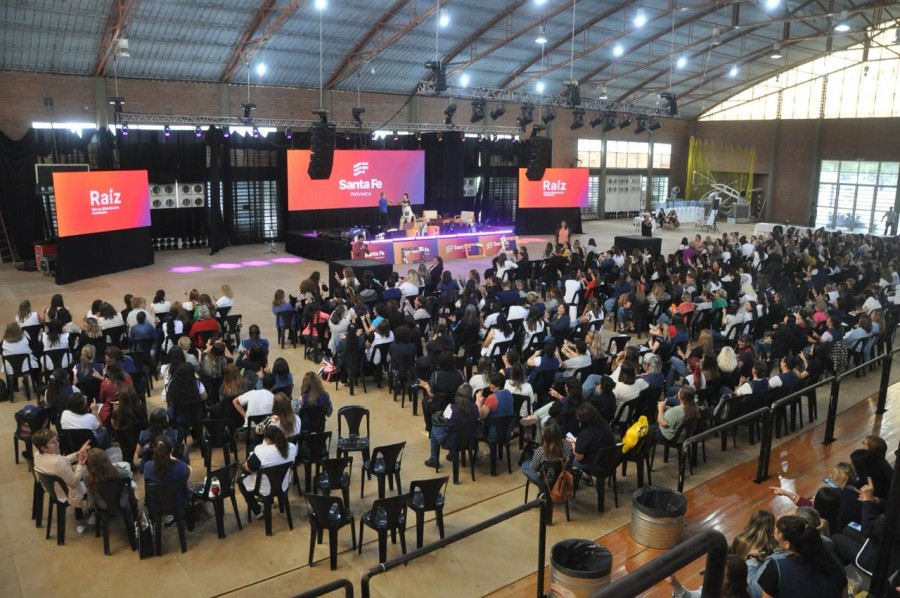 Durante 2024 se dictaron m&aacute;s de 300 cursos presenciales.