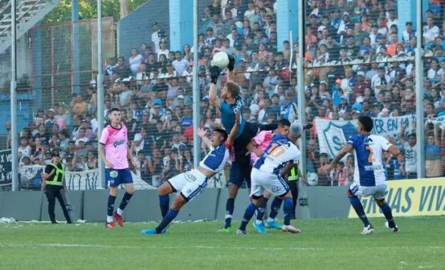 EL NEGRO Y EL CERVECERO JUGAR&Aacute;N EN CANCHA DE PE&Ntilde;AROL