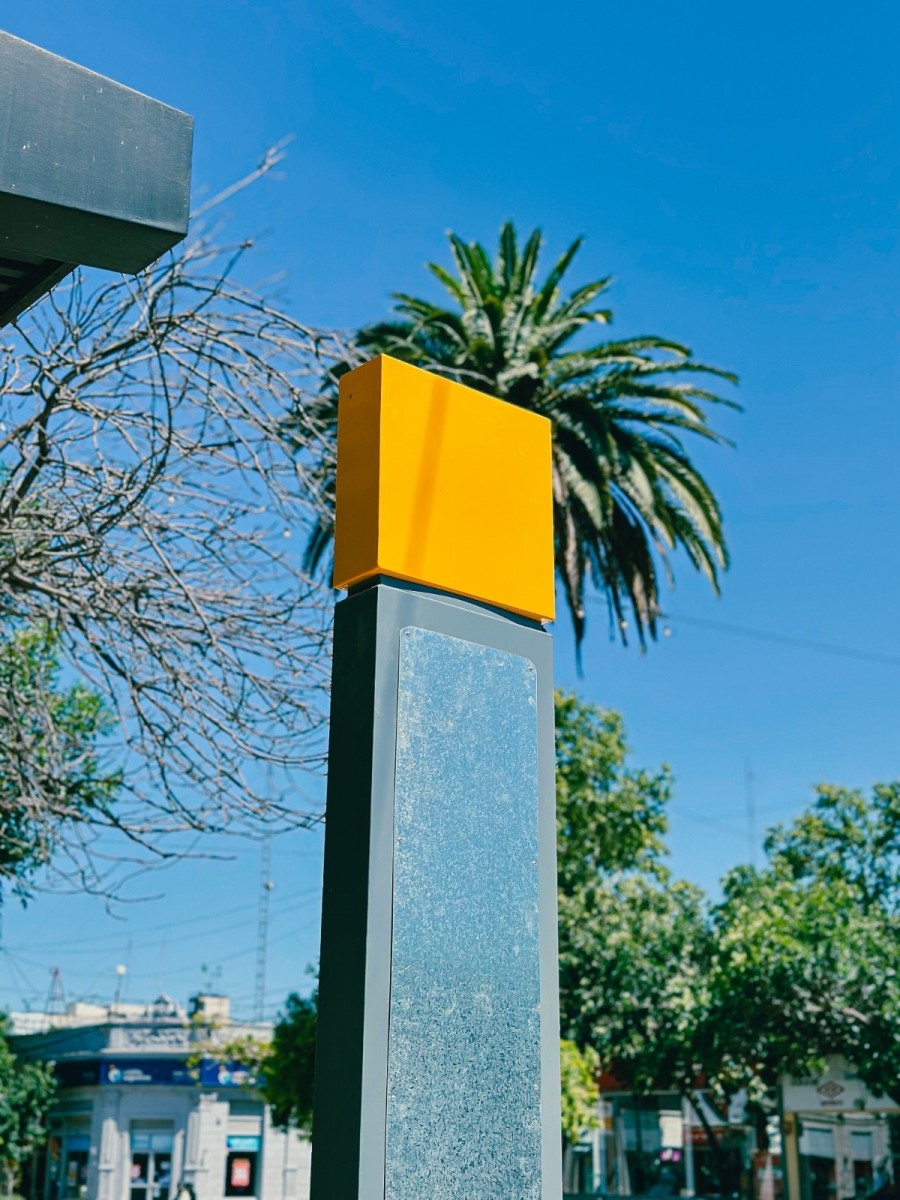 Con la colocaci&oacute;n de estos totems, Rafaela contin&uacute;a avanzando hacia una ciudad m&aacute;s moderna, conectada y segura.