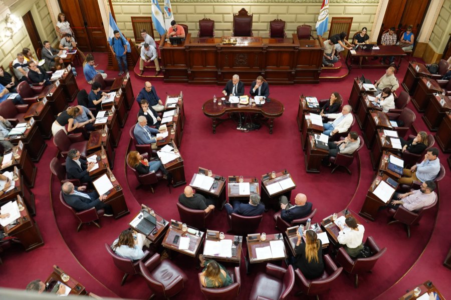 Diputados y senadores aportaron sus ideas en la b&uacute;squeda de un consenso sobre la reforma constitucional.