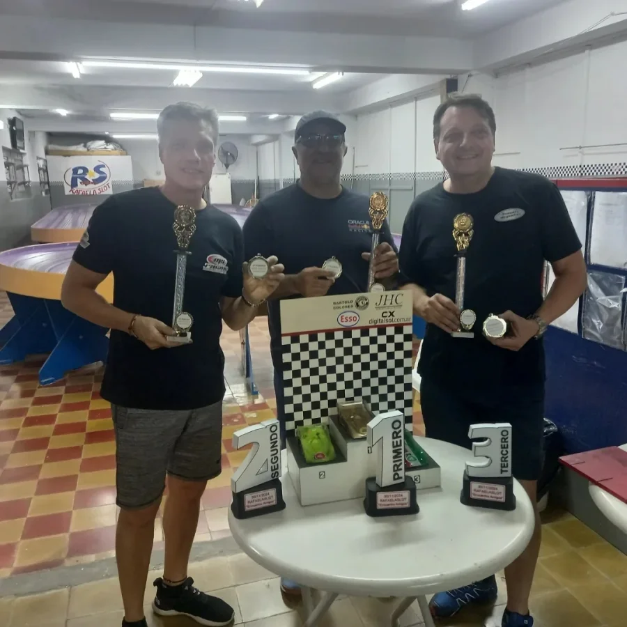 PODIO.- 2&ordm; Jos&eacute; Scanarotti, 1&ordm; David P&eacute;rez y 3&ordm; Gustavo Scanarotti.