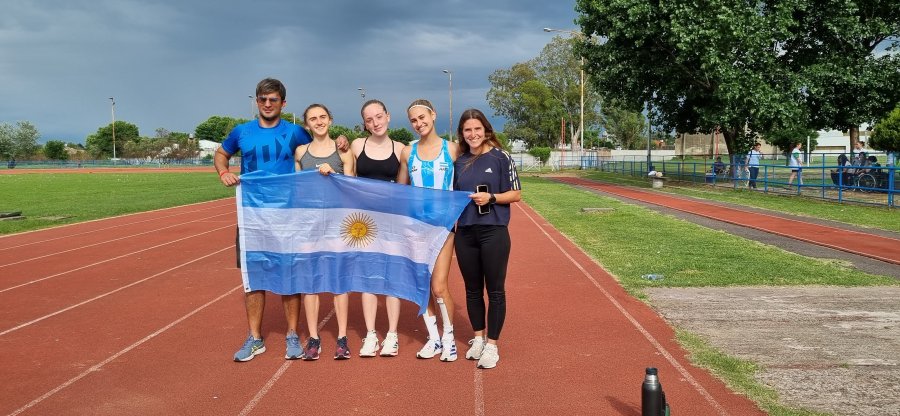 TODO LISTO. Ariel Magallanes, Sof&iacute;a Fregona, Leonela L&oacute;pez, Magal&iacute; Allassia y Roc&iacute;o Donnet.
