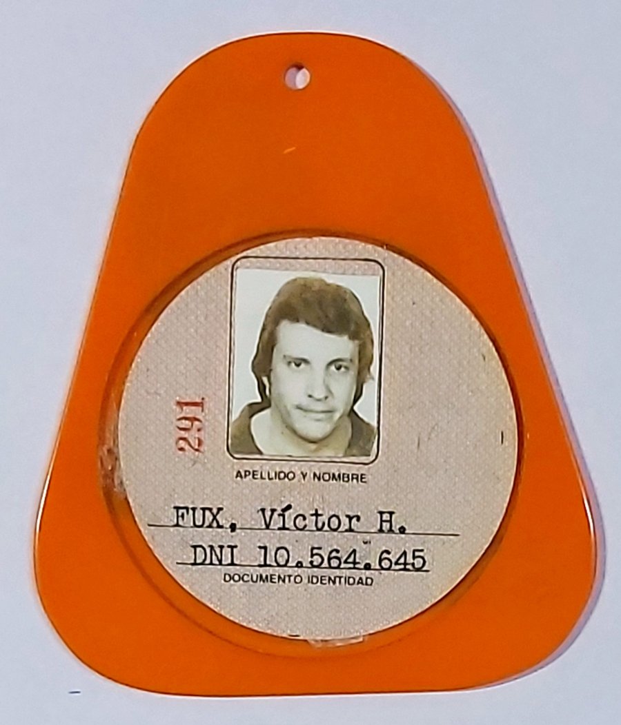 RECUERDO. La credencial del Gran Premio de 1981.