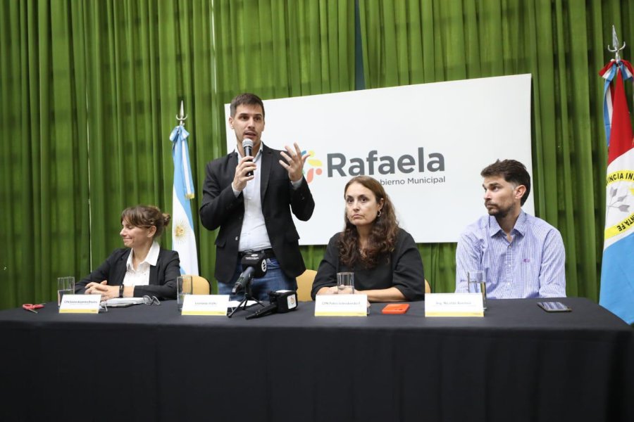 Bravino, Viotti, Imoberdorf y Asensio en el Sal&oacute;n Verde del Municipio.
