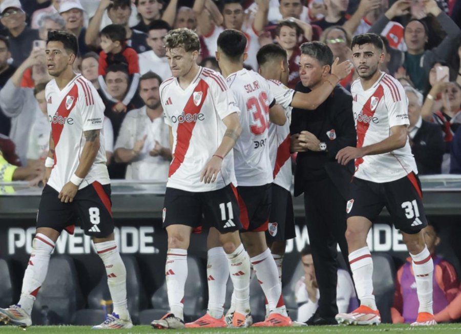 RIVER PAS&Oacute; POR ARRIBA AL CANALLA
