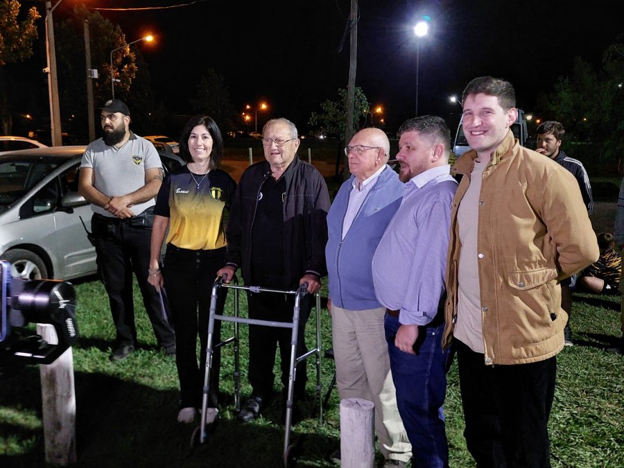 En el acto central, junto a la presidente del club, Luciana paredes est&aacute; Hugo Morlachi, recordado dirigente liberte&ntilde;o que da nombre al torneo, en la imagen est&aacute;n tambi&eacute;n Pablo Pinotti y Juan Astor.