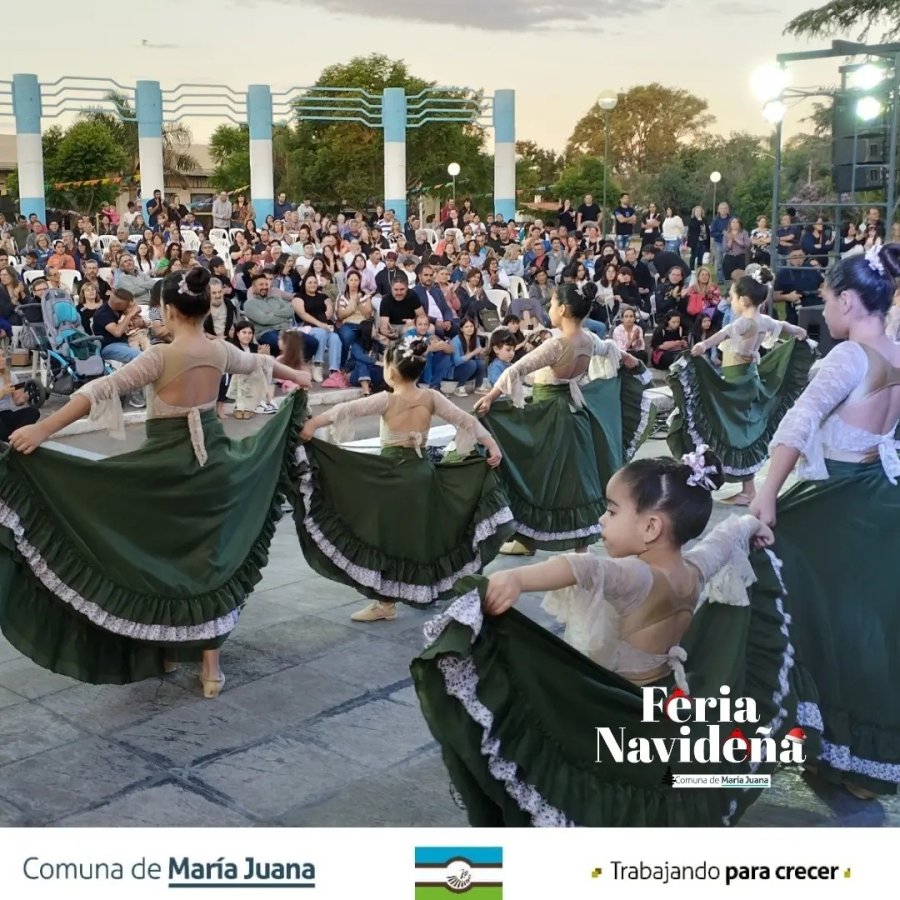 uno de los talleres durante su actuaci&oacute;n ante numeroso p&uacute;blico.