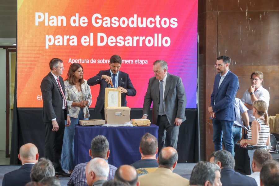 Rodolfo Giacosa, Clara Garc&iacute;a, Maximiliano Pullaro y Felipe Michlig.