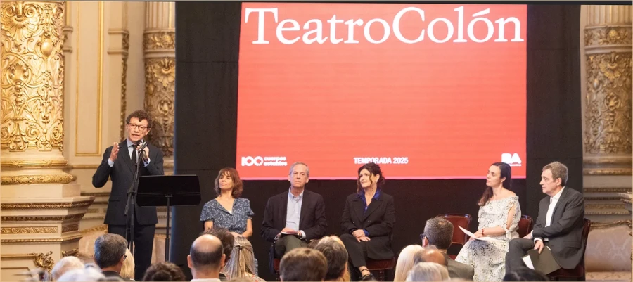 Autoridades del Teatro Col&oacute;n y del Ministerio de Cultura porte&ntilde;o encabezaron los anuncios.