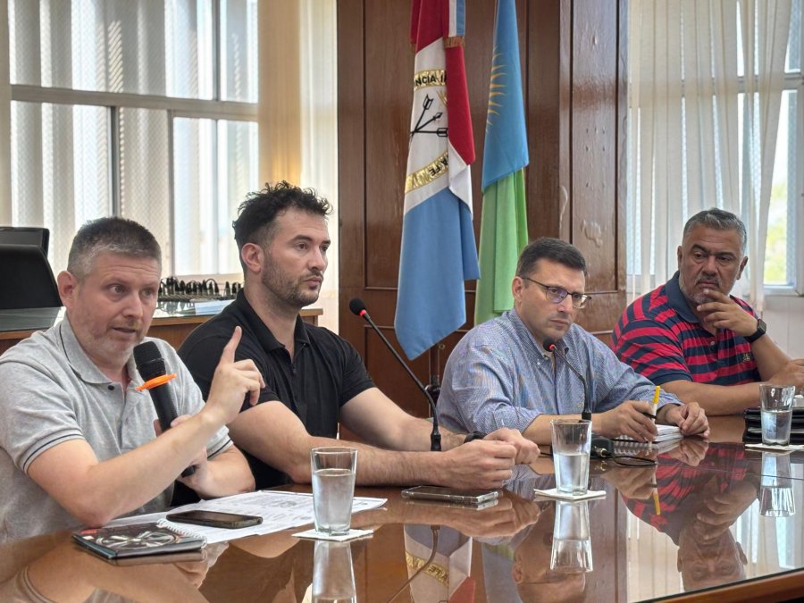 Nitman, Mariotto, M&aacute;rsico y C&aacute;ceres en la reuni&oacute;n de este viernes por la ma&ntilde;ana en el Concejo.