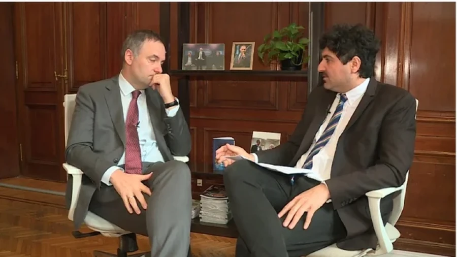 Manuel Adorni confirm&oacute; donde conoci&oacute; a Javier Milei y sorprendi&oacute; a m&aacute;s de uno.