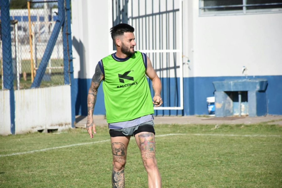 REFERENTE. Joaqu&iacute;n Molina, uno de los delanteros titulares del Lobo.