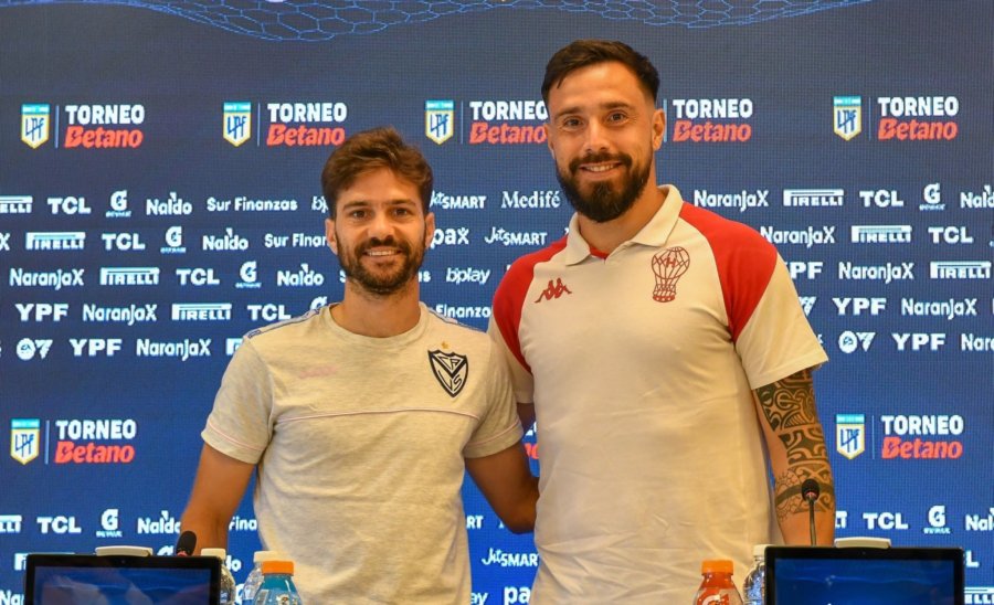 CAPITANES. Agust&iacute;n Bouzat (V&eacute;lez) y Hern&aacute;n Galindez (Hurac&aacute;n).