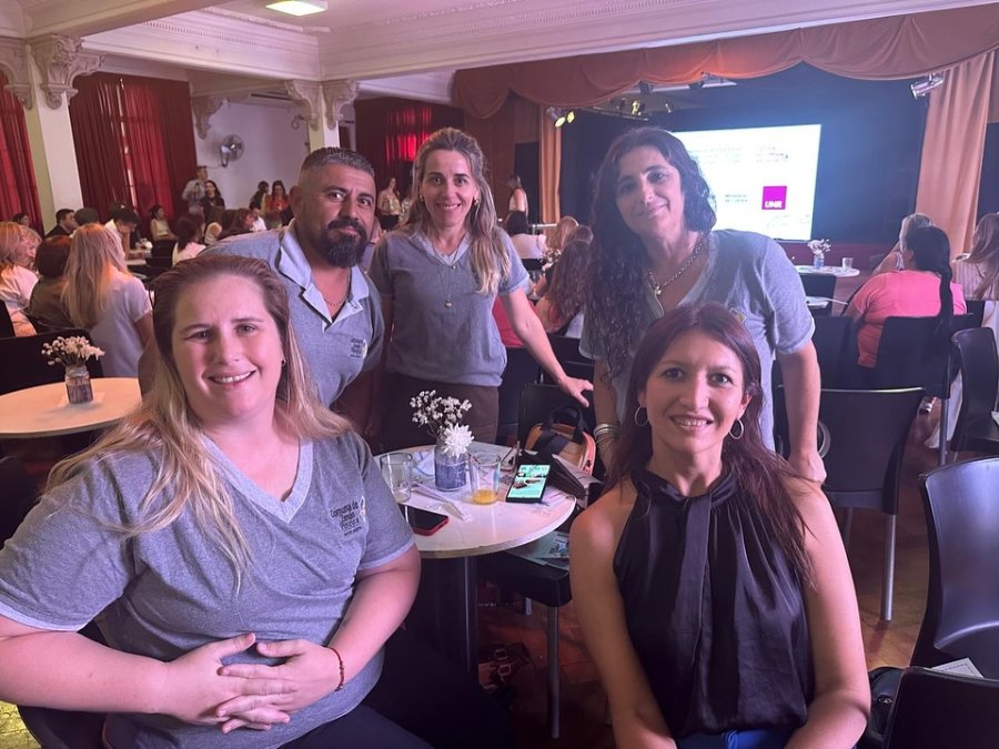 El encuentro se desarroll&oacute; en la sala Lavard&eacute;n de la ciudad de Rosario.