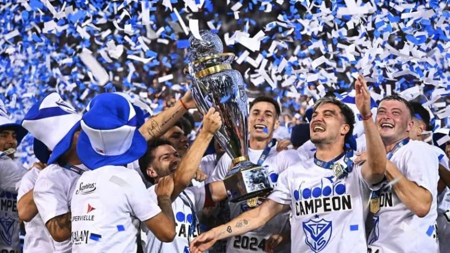 V&Eacute;LEZ FESTEJ&Oacute; EL T&Iacute;TULO EN LA LIGA PROFESIONAL
