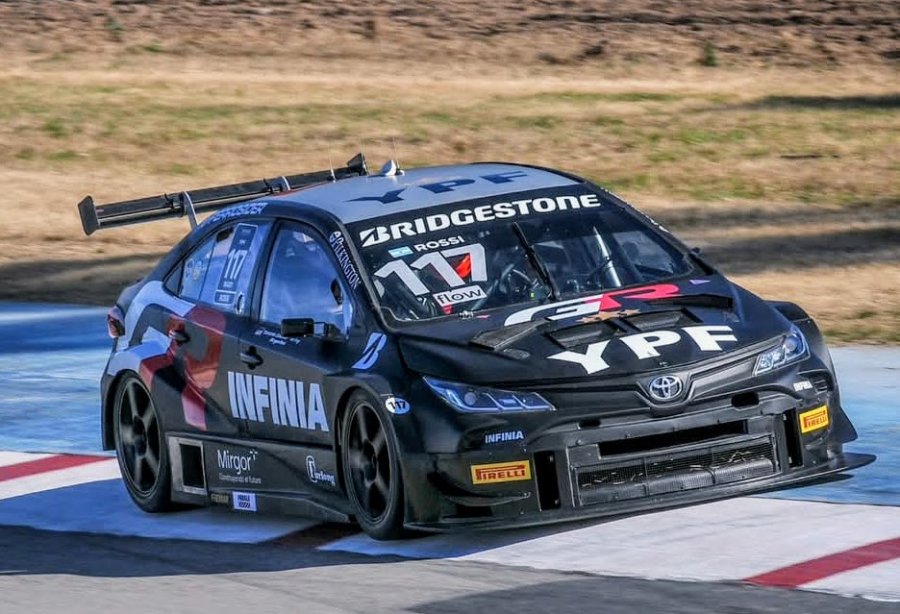 Mat&iacute;as Rossi se qued&oacute; con la victoria al mando del Toyota Corolla en la Carrera 2.