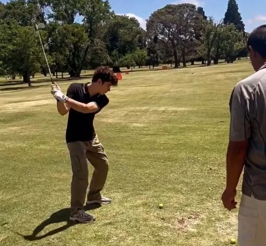 Colapinto jug&oacute; al golf.